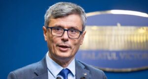 Osiac, consăteanca lui Virgil Popescu „draghează” Dunărea la Brațul Bala printr-o firmă de apartament osiac
